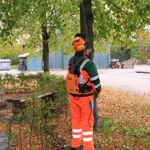 Motors&auml;genf&uuml;hrer mit neuem Rucksack-Akkussystem