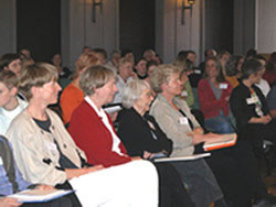 hier v.l.n.r.: Dr. Sybille K&uuml;ster (Uni Hannover), Prof. Dr. Axeli Knapp (Uni Hannover), Prof. e