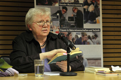 Luise F. Pusch, promovierte Expertin auf dem Gebiet der feministisch-linguistischen Forschung.