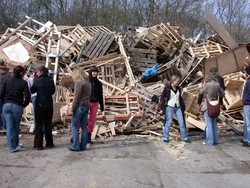 Studierende auf Materialsuche