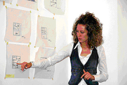 Svea Pelsis aus Holzminden pr&auml;sentiert ihre Arbeit