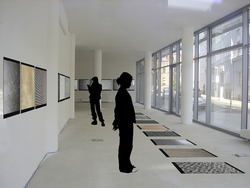 Im Torhaus k&ouml;nnen Sie Fragen zu Material und seiner Wirkung f&uuml;r das HAWK-Forschungsprojekt