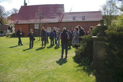 Bachelor- und Master-Studierende der Fachrichtung Wandmalerei / Architekturoberfl&auml;che und Stein